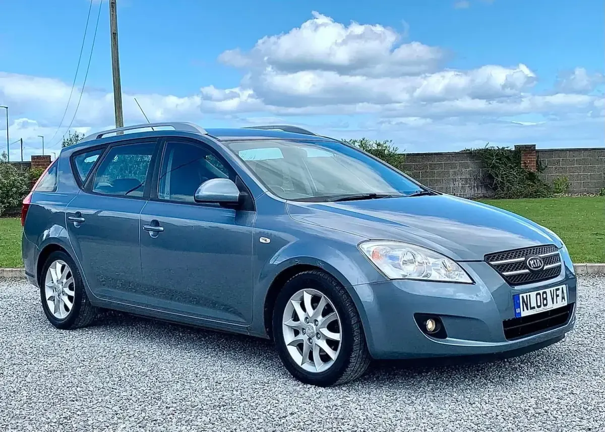 Käytetty Kia Ceed 2008 Sininen Viistoperä