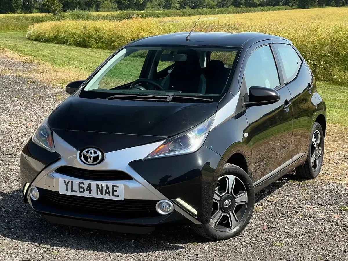 Used Toyota Aygo X-clusiv 68 HP (50 kW) 2014 Black Hatchback