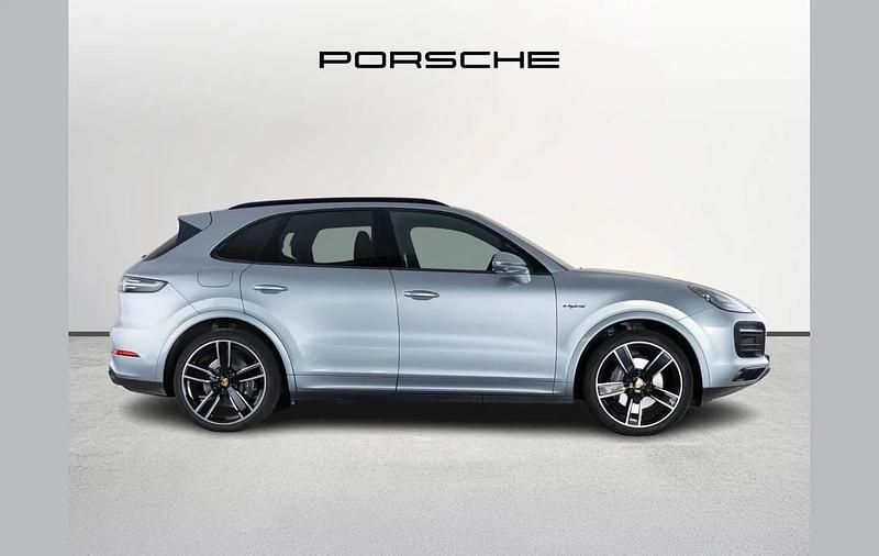 Used Porsche Cayenne Platinum Edition 456 HP (335 kW) 2023 Grey SUV
