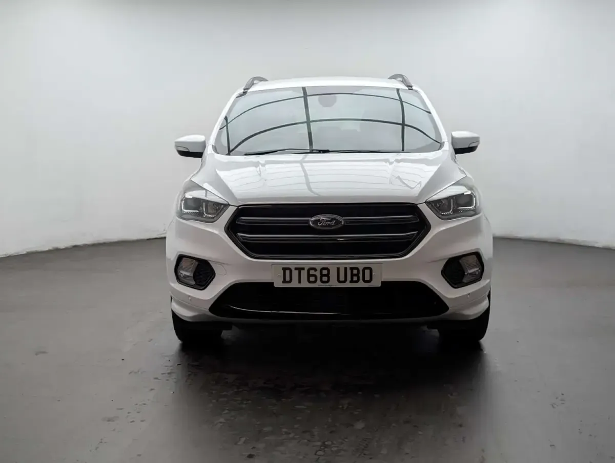 Usado Ford Kuga ST-Line 150 HP (110 kW) 2019 Branco SUV
