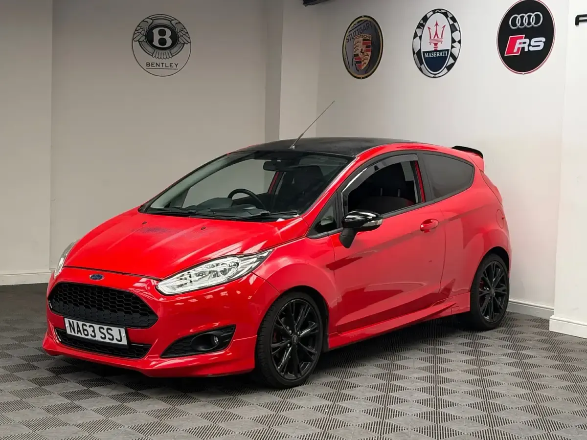 Used Ford Fiesta Zetec 2013 Red Hatchback