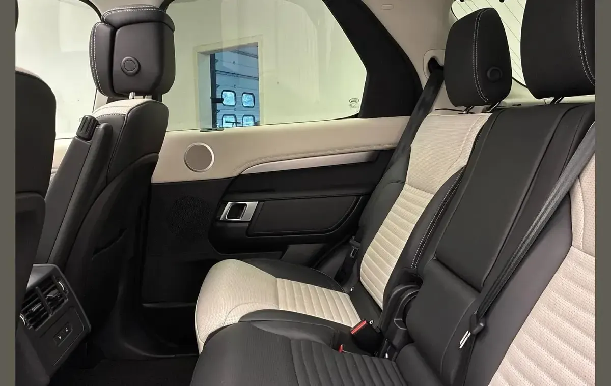 Used Land Rover Discovery HSE Dynamic 344 HP (253 kW) 2025 Silver SUV
