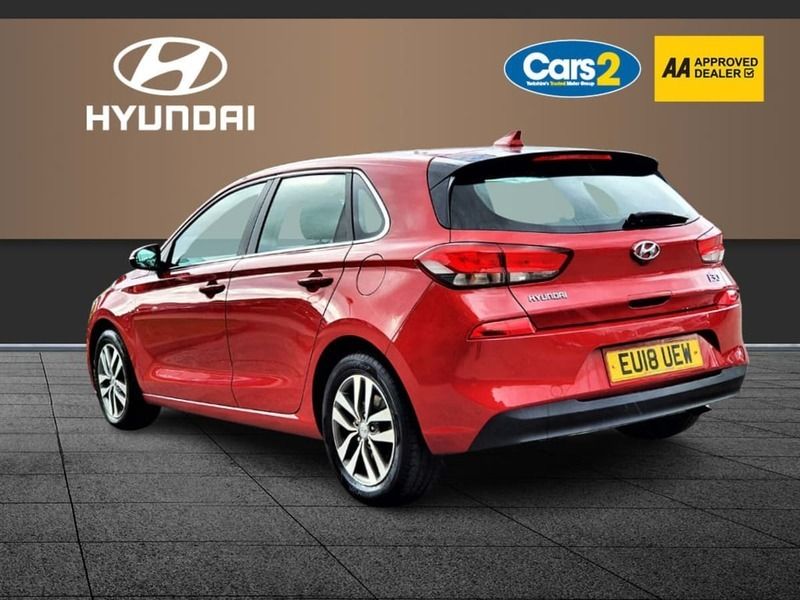 Used Hyundai i30 SE 118 HP (86 kW) 2018 Red Hatchback