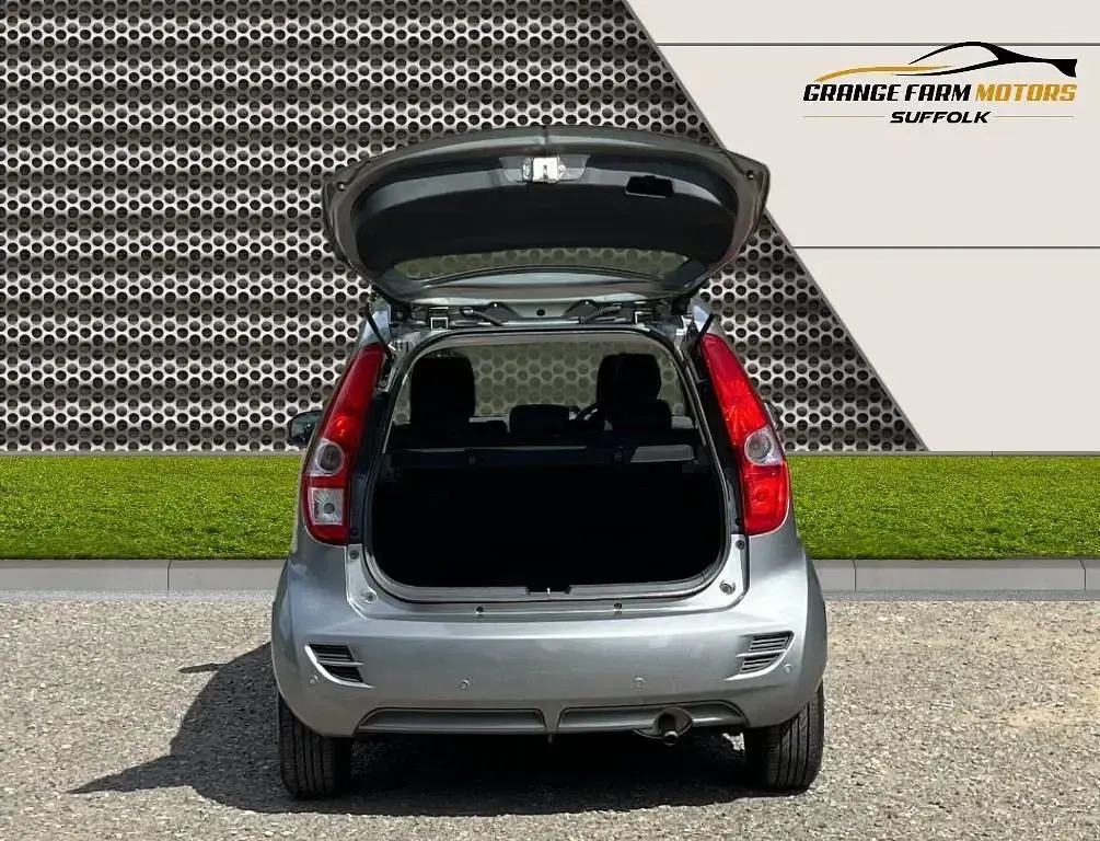 Used Suzuki Splash 68 HP (50 kW) 2012 Grey Hatchback