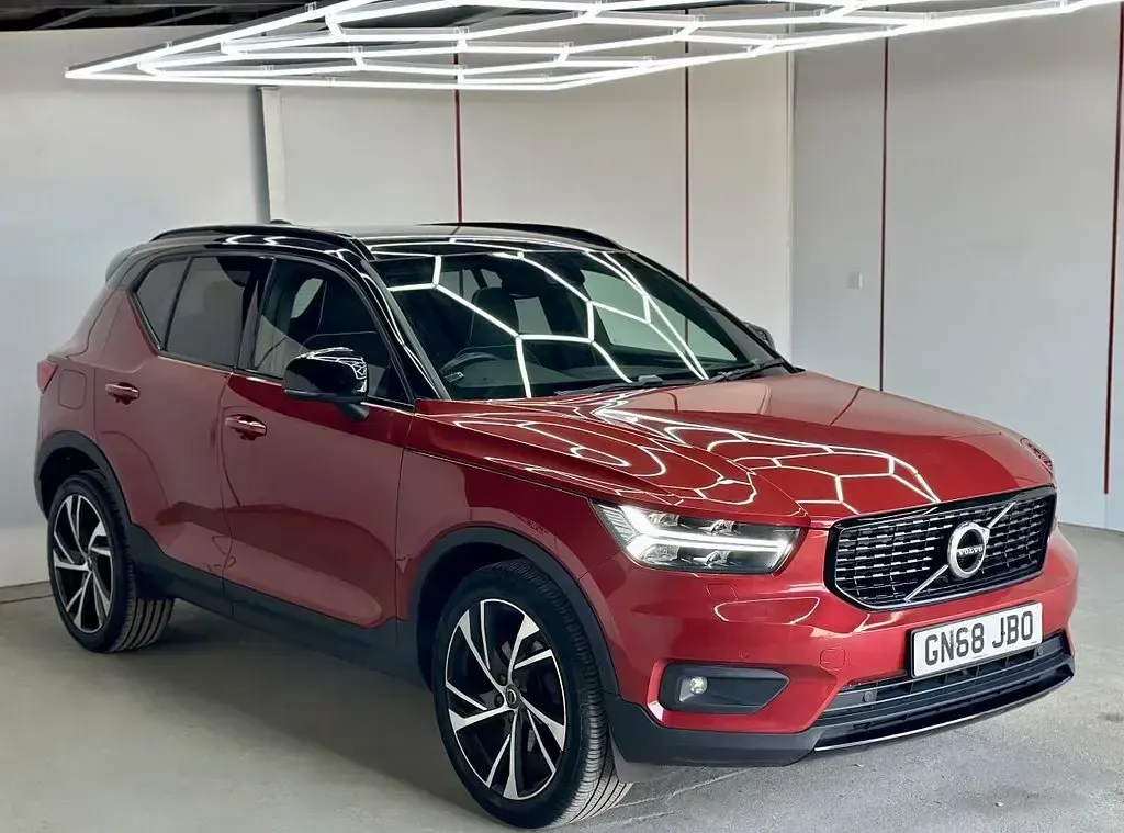 Used Volvo XC40 R-Design Pro 190 HP (139 kW) 2018 Red SUV