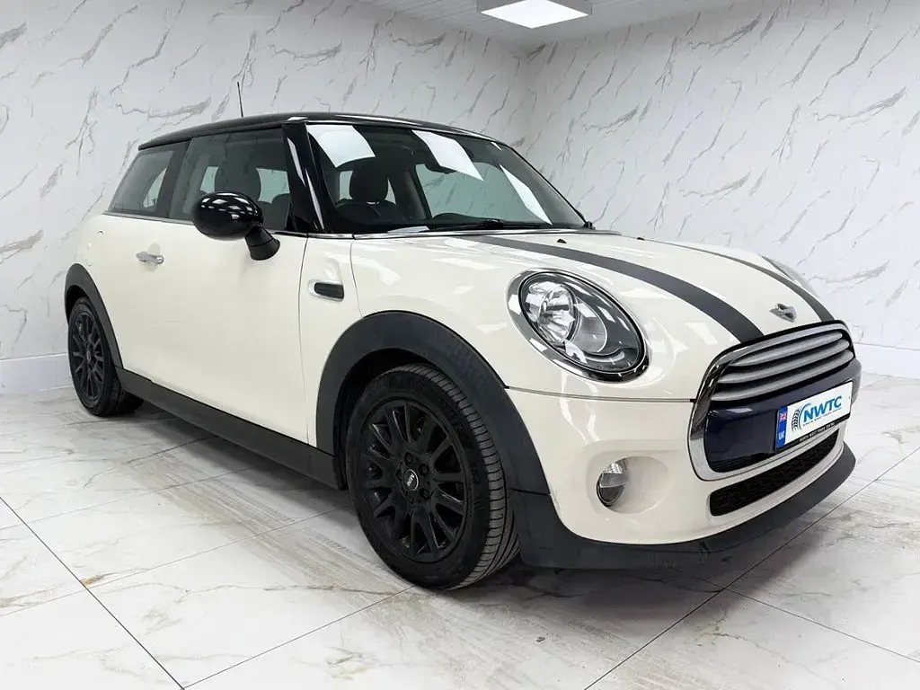 Used Mini Cooper D Hatch 2015 White Hatchback