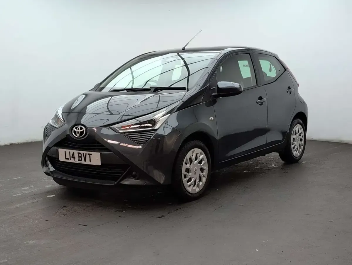 Used Toyota Aygo X-play 72 HP (52 kW) 2021 Grey Hatchback