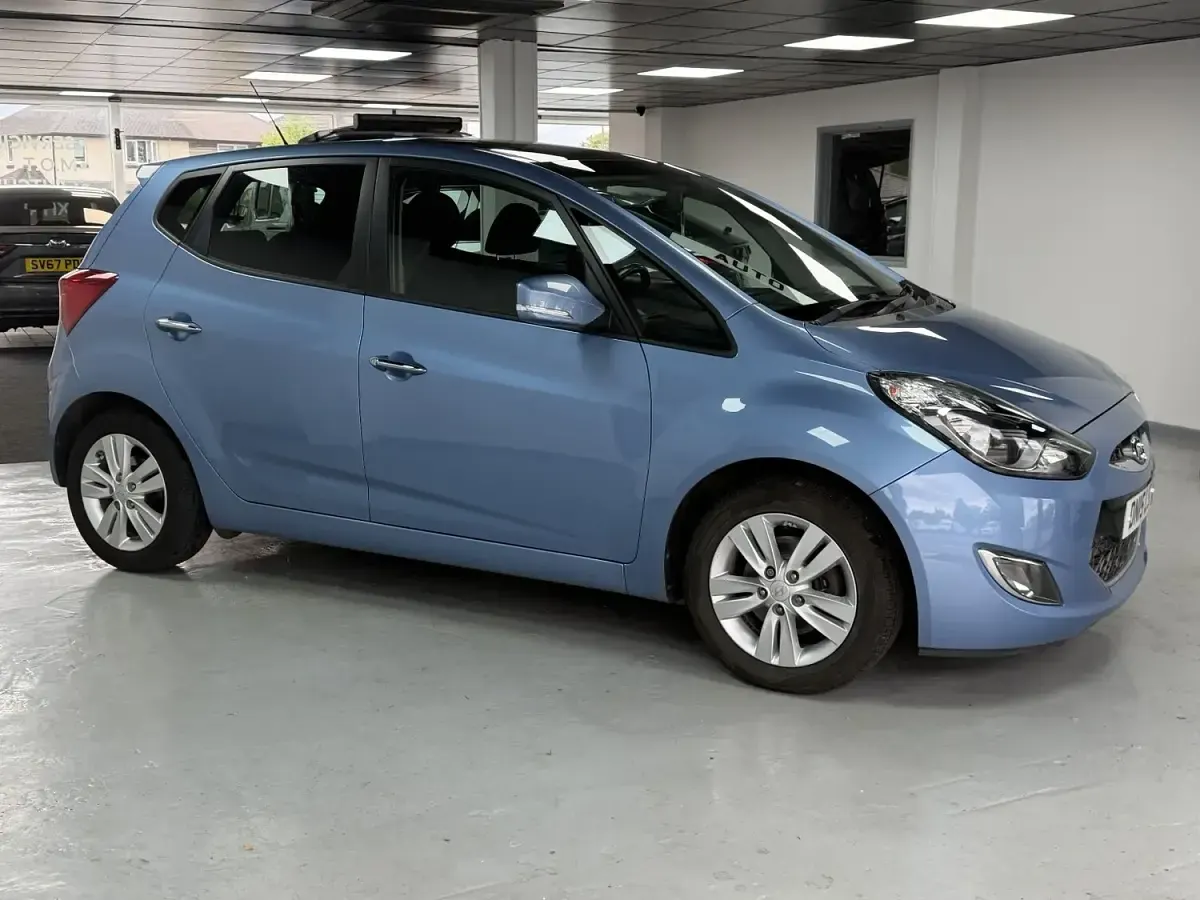 Used Hyundai ix20 Style 125 HP (91 kW) 2015 Blue Hatchback