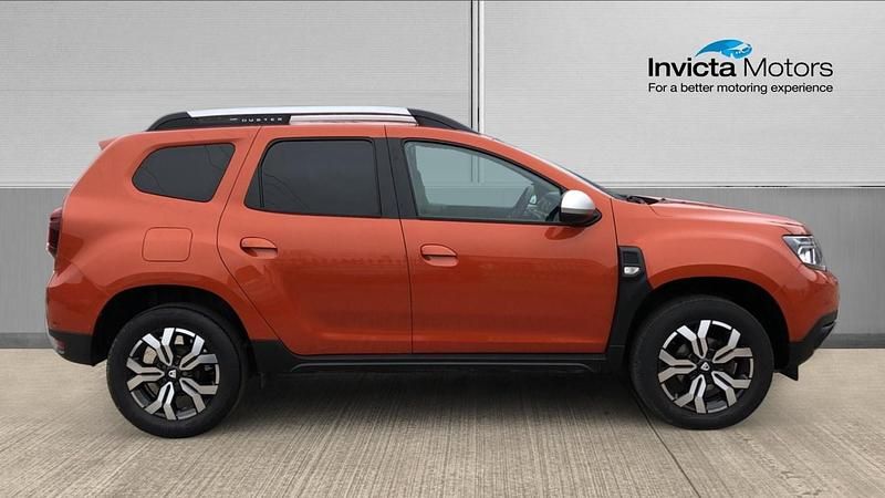 Used Dacia Duster Prestige 130 HP (95 kW) 2022 Orange Hatchback