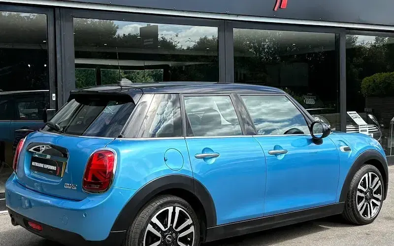 Used Mini Cooper Hatch 136 HP (100 kW) 2018 Blue Hatchback