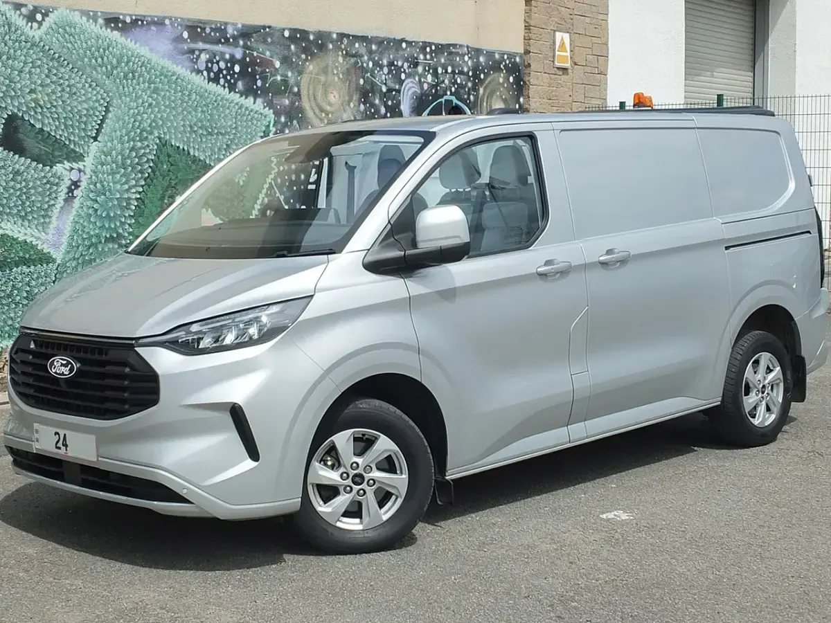 Used Ford Transit Custom Limited 136 HP (100 kW) 2024 Silver Van
