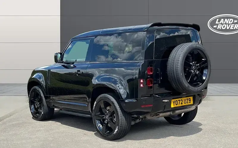 Used Land Rover Defender HSE Dynamic 249 HP (183 kW) 2025 SUV