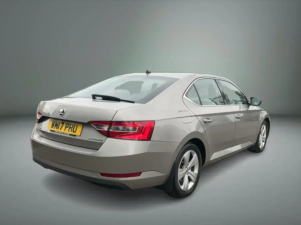 Gebraucht Skoda Superb SE 150 PS (110 kW) 2017 Beige Kleinwagen
