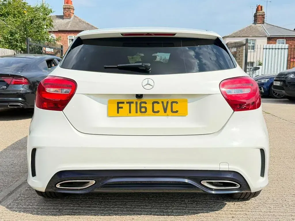 Used Mercedes A180 AMG line 109 HP (80 kW) 2016 White Hatchback