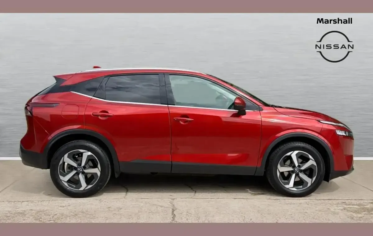 Used Nissan Qashqai N-Connecta 155 HP (114 kW) 2024 Red SUV