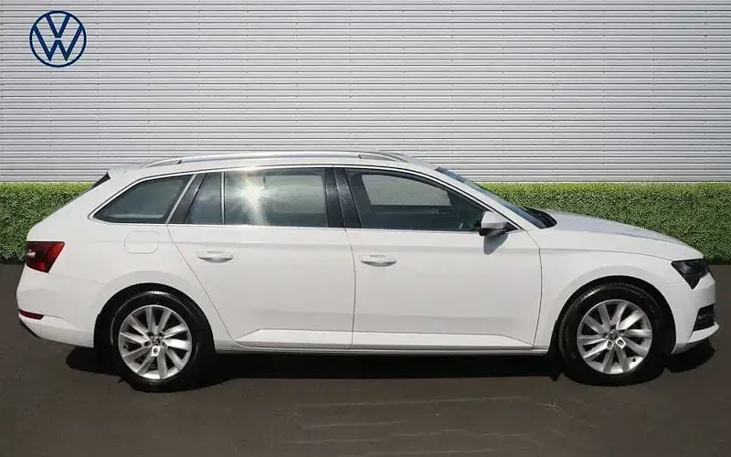 Used Skoda Superb SE 150 HP (110 kW) 2023 White Estate