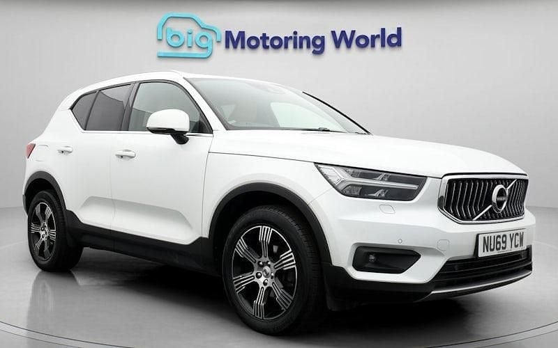 Used 2021 Volvo XC40 Inscription SUV | £20,200 (Super price) - Image 1/4