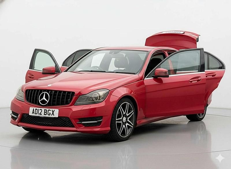 Używany Mercedes C220 AMG 2012 Czerwony Sedan/Limuzyna