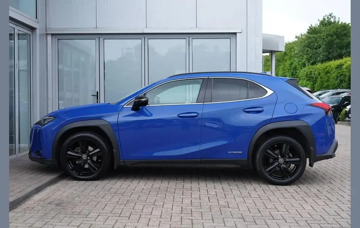 Used Lexus UX 250h 180 HP (132 kW) 2021 Blue SUV