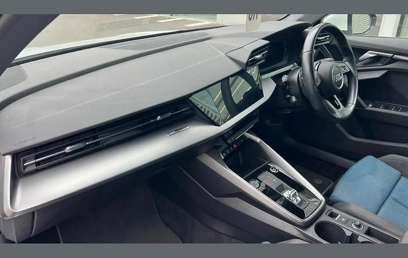 Used Audi A3 e-tron Sport 200 HP (147 kW) 2024 White Hatchback