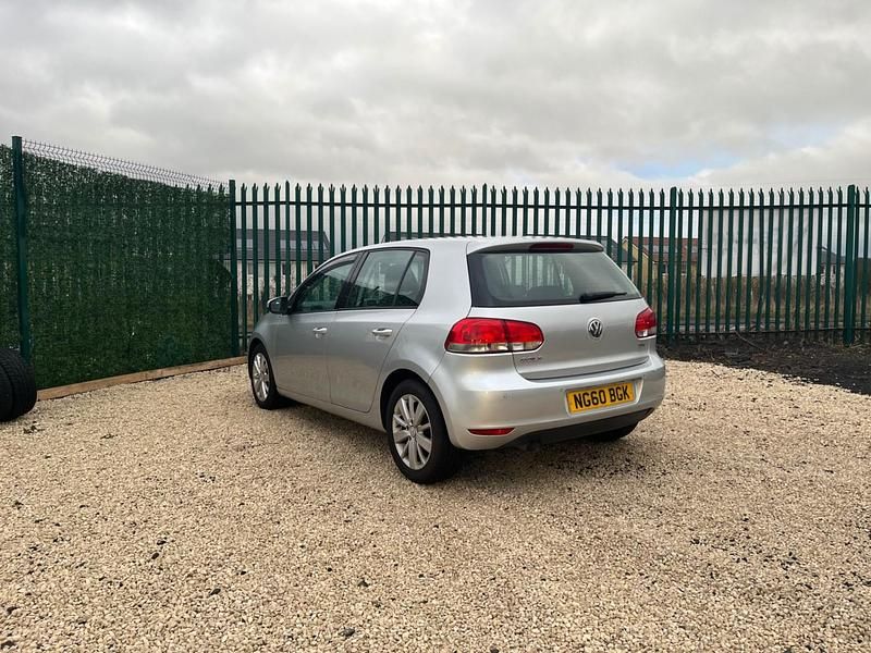 Usado VW Golf VI Match 105 HP (77 kW) 2011 Prateado Citadino