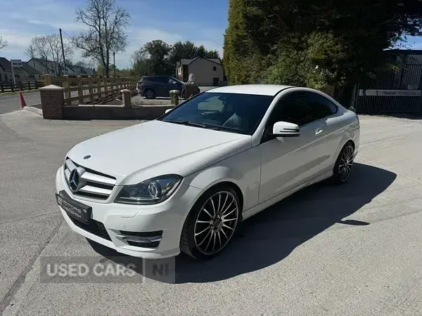 Begagnad Mercedes C220 AMG 2013 Vit Sportkupé