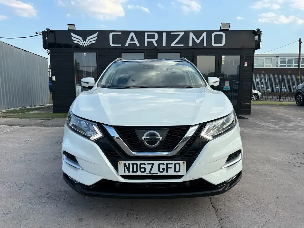 Used Nissan Qashqai N-Connecta 130 HP (95 kW) 2018 White SUV