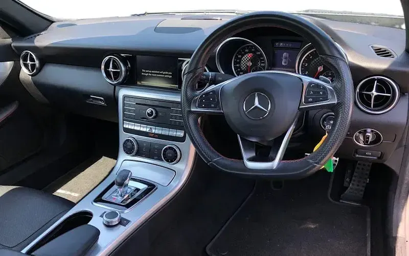 Usado Mercedes SLC300 AMG line 245 HP (180 kW) 2019 Cabrios