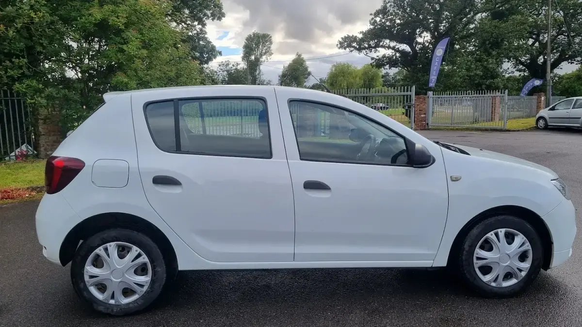 Used Dacia Sandero Ambiance 2017 White Hatchback