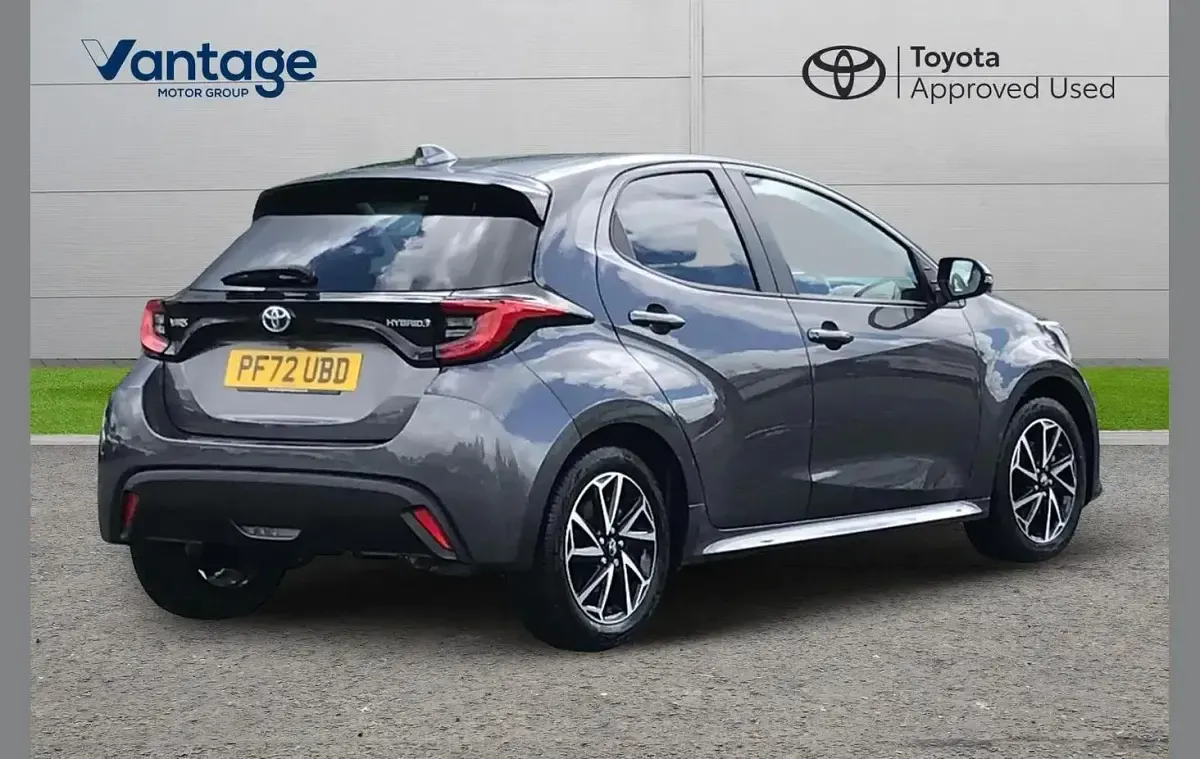 Used Toyota Yaris Design 113 HP (83 kW) 2023 Grey Hatchback