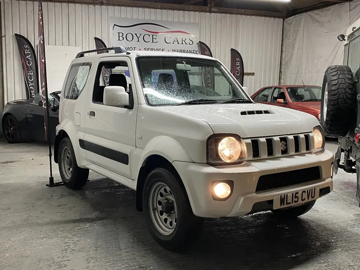 Used Suzuki Jimny SZ3 85 HP (62 kW) 2015 White SUV