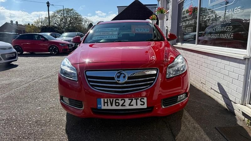 Used Vauxhall Insignia SRi 160 HP (117 kW) 2012 Red Estate