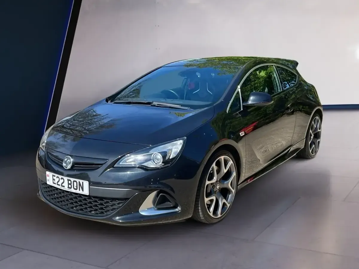 Second-hand Vauxhall Astra GTC 2016 Negru Hatchback