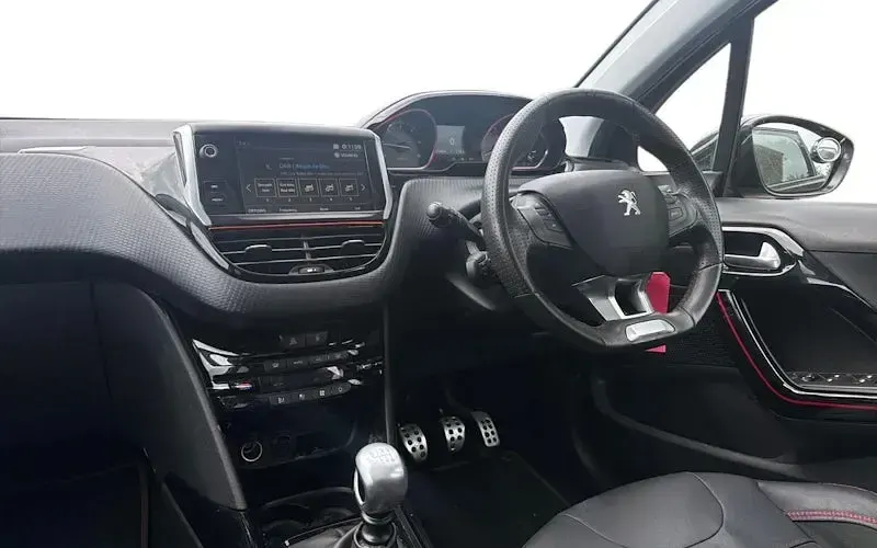 Used Peugeot 2008 GT-line 120 HP (88 kW) 2017 Black SUV