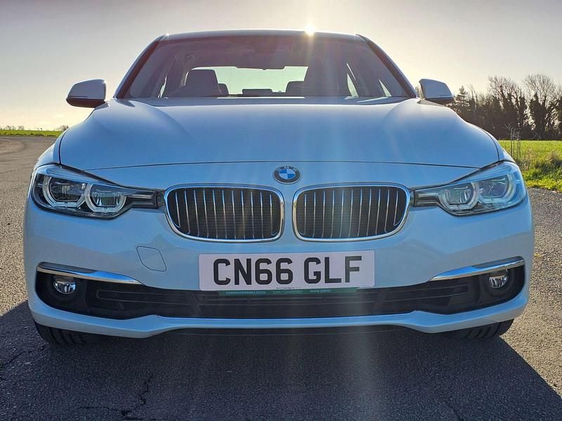 Used BMW 318 Luxury Line 2016 White Sedan