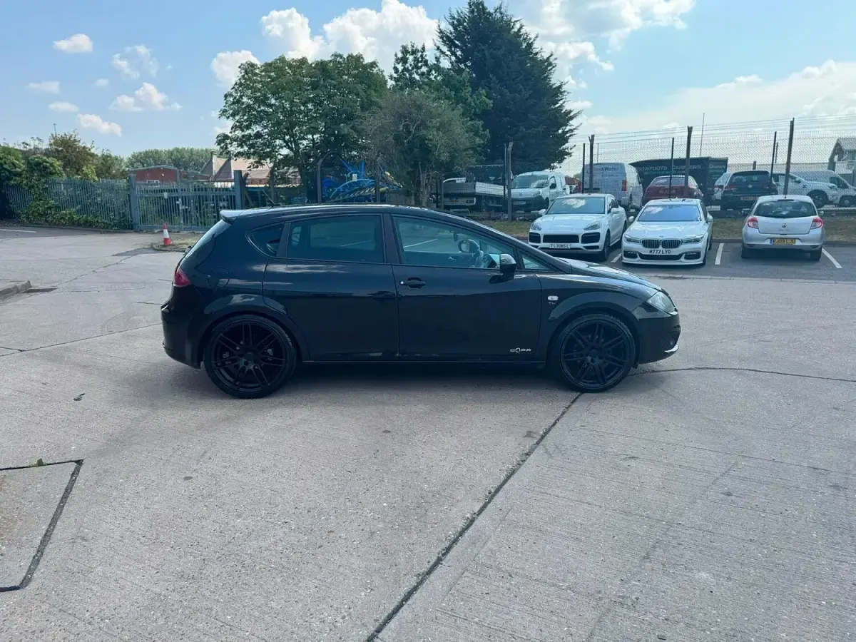 Used Seat Leon Copa 105 HP (77 kW) 2011 Black Hatchback