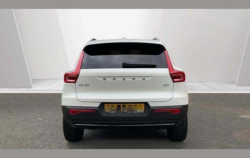 New Volvo XC40 Plus 161 HP (118 kW) 2026 Silver SUV