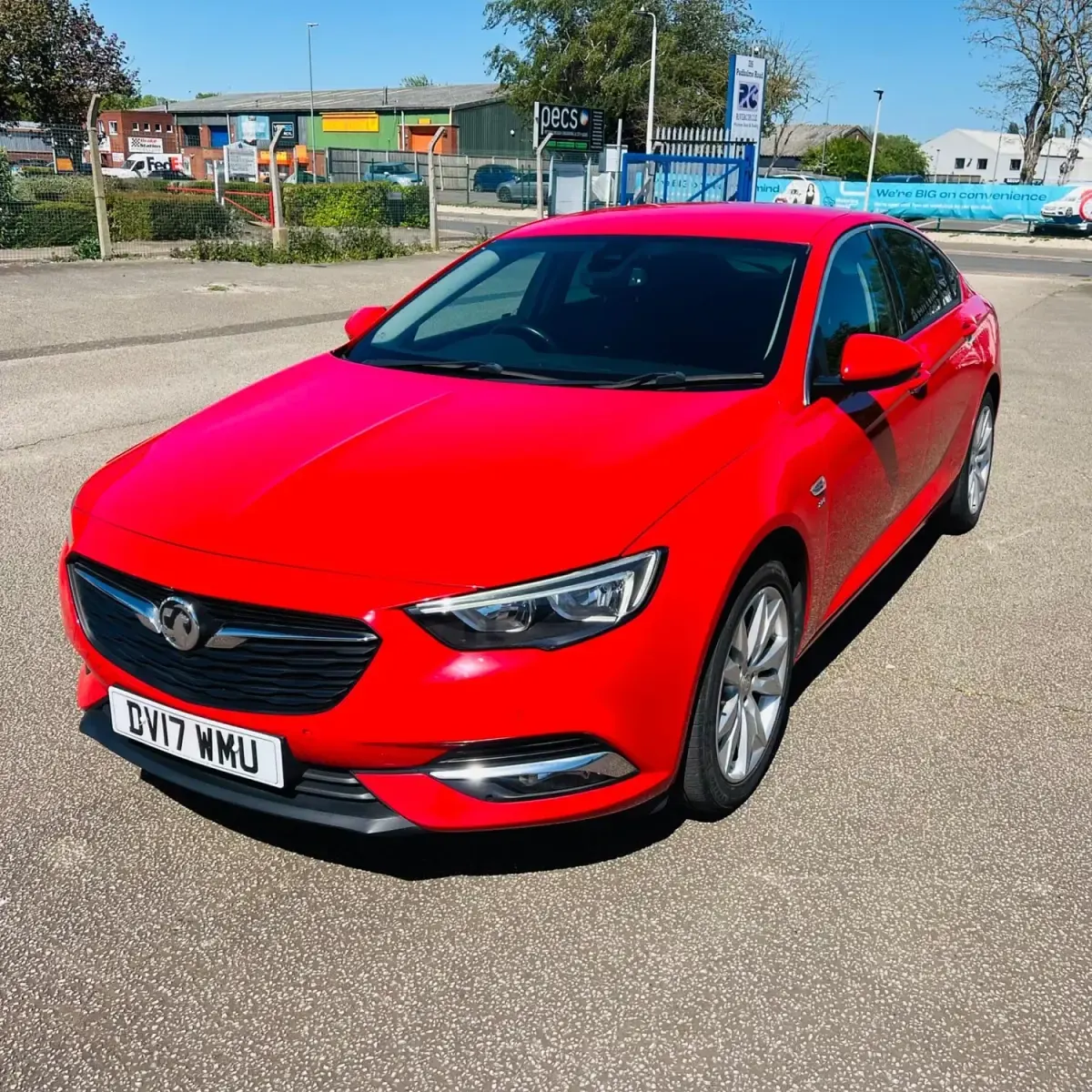 Second-hand Vauxhall Insignia SRi 2017 Roșu Hatchback