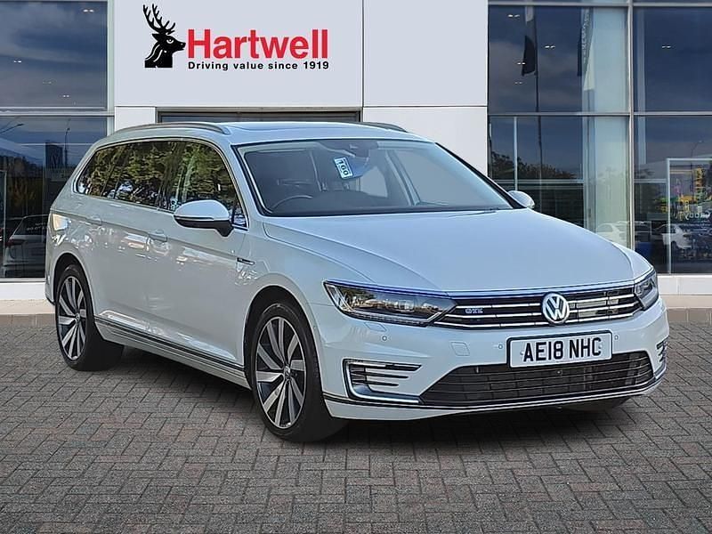 White Used 2018 VW Passat Advance Estate | £10,767 (Super price) - Image 1/3