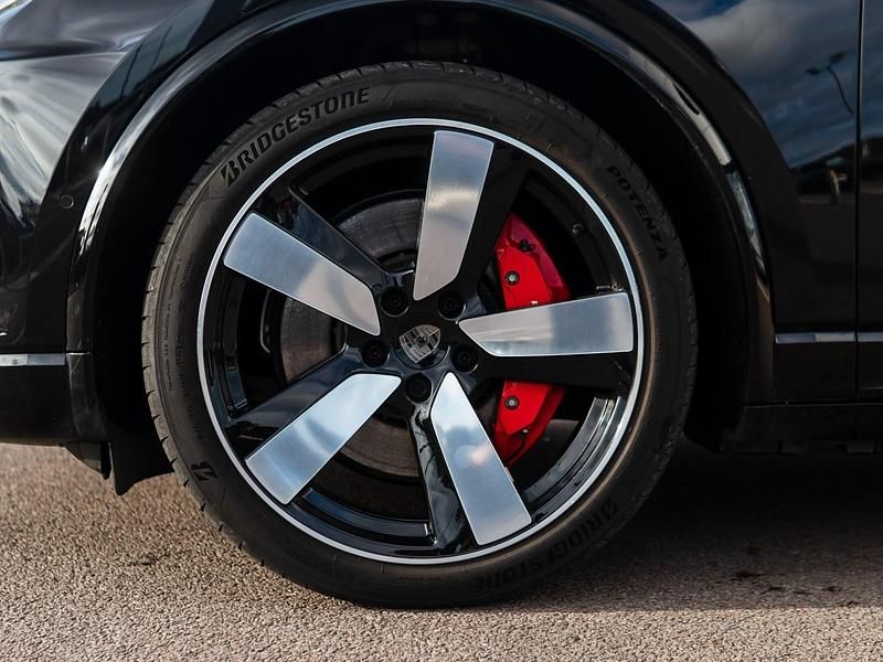 Used Porsche Macan Turbo 469 kW (639 HP) 2025 Black SUV