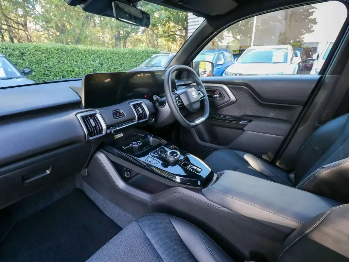Neu Suzuki Vitara 127 kW (174 PS) 2025 Schwarz SUV