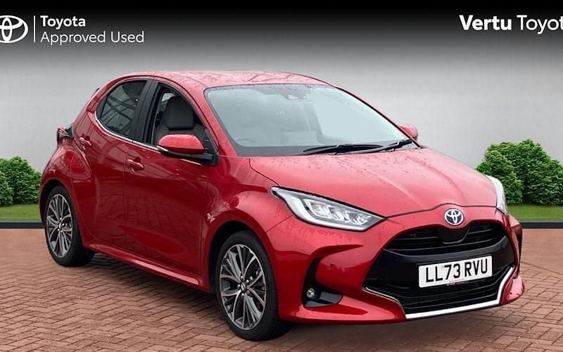 Used 2025 Toyota Yaris Hybrid Hatchback | £20,616 (Fair price) - Image 1/4
