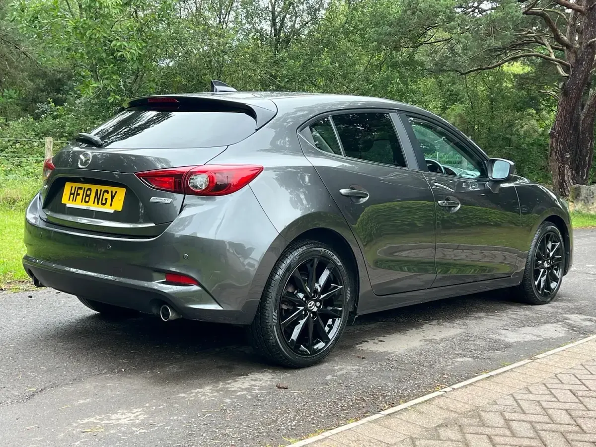 Used Mazda 3 Inclusive 120 HP (88 kW) 2018 Grey Hatchback