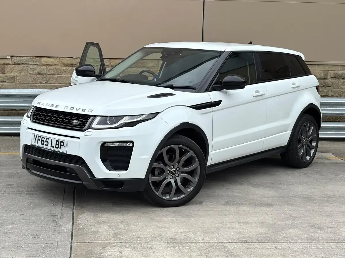 Used Land Rover Range Rover evoque HSE Dynamic 2015 White Estate