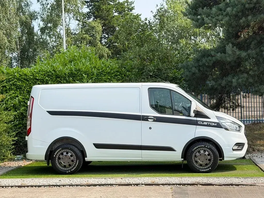 Used Ford Transit Custom Trend 2022 White Van