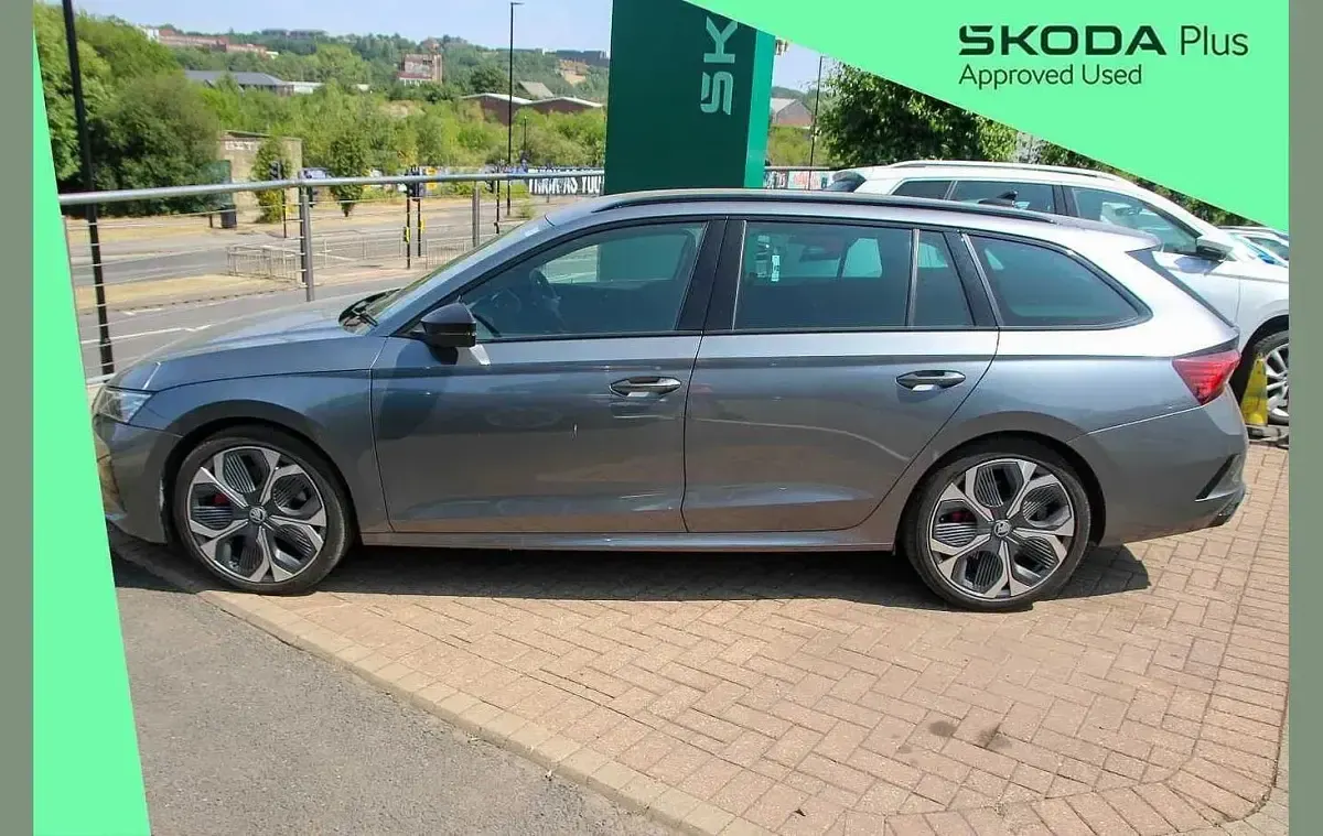 Used Skoda Octavia vRS 265 HP (194 kW) 2025 Graphite grey metallic Estate