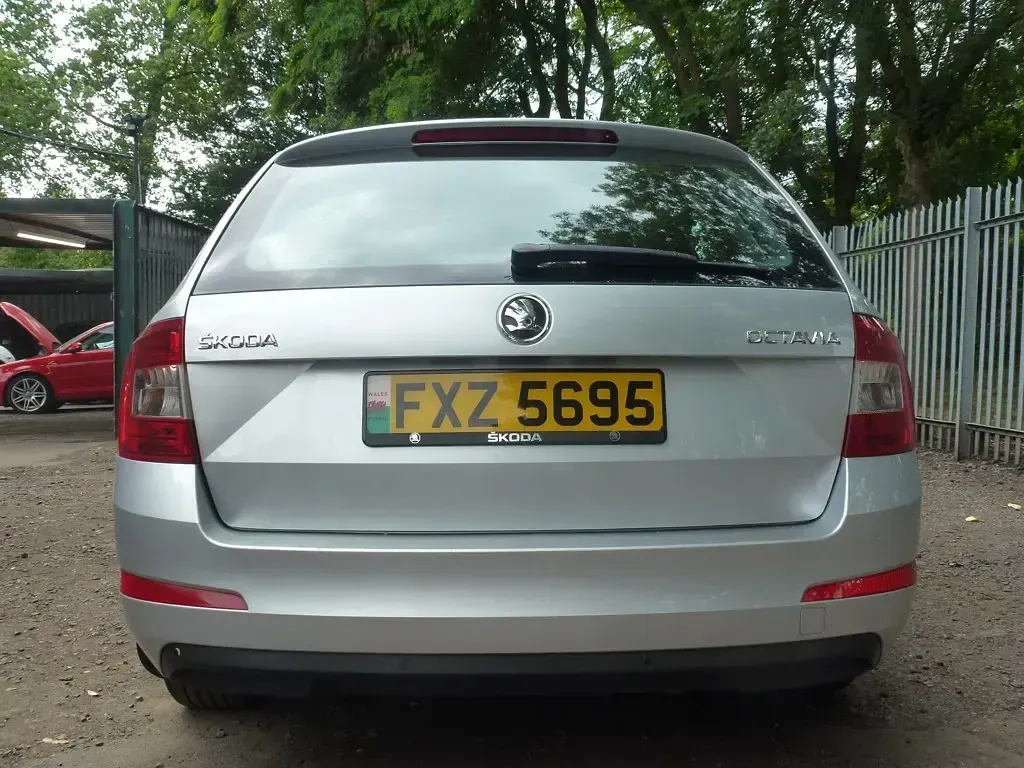 Used Skoda Octavia SE 105 HP (77 kW) 2014 Silver Hatchback