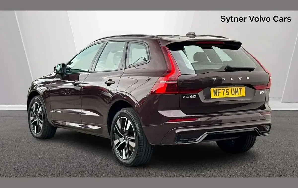 Used Volvo XC60 Plus 247 HP (181 kW) 2025 Red SUV