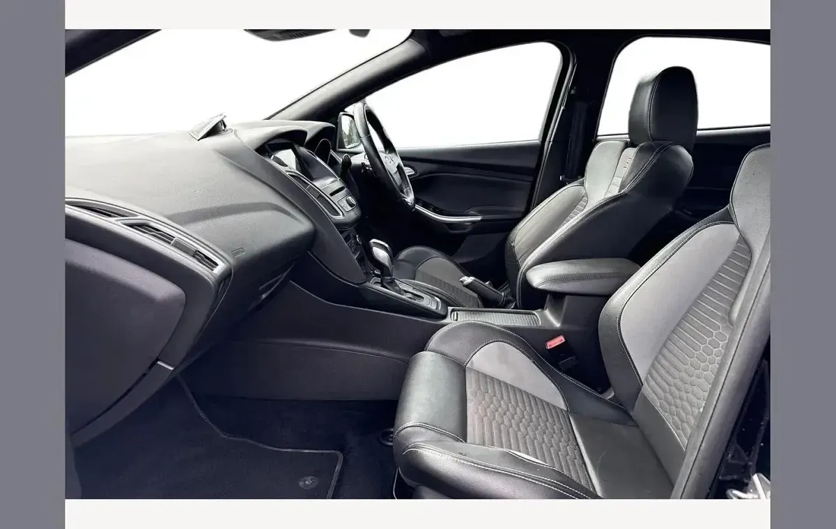 Used Ford Focus ST 185 HP (136 kW) 2018 Black Hatchback