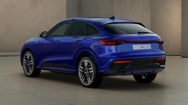 New Audi Q5 Sportback Advanced 2025 Blue SUV